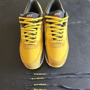 Nike Air Max 90 Pollen Go The Extra Smile (no offers)